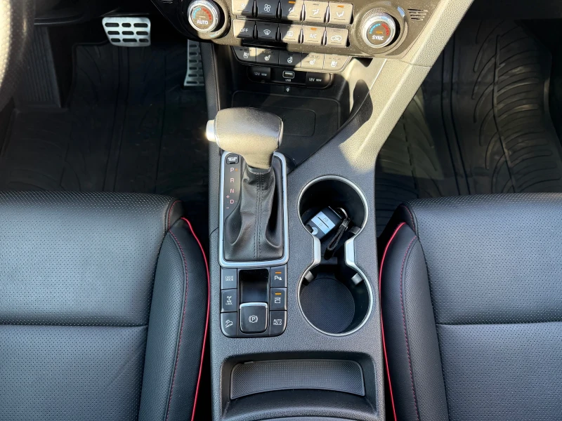 Kia Sportage 2.0CRDI MHEV Hybrid GT Line , снимка 11 - Автомобили и джипове - 52735500