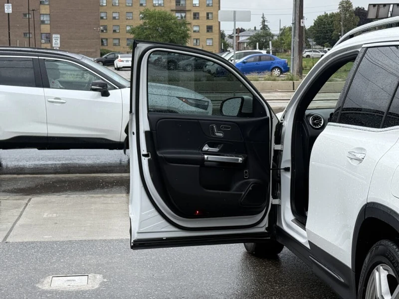 Mercedes-Benz GLB 4MATIC| DISTRONIC| ПАНО| BLIND SPOT| ПОДГРЕВ, снимка 8 - Автомобили и джипове - 53213889