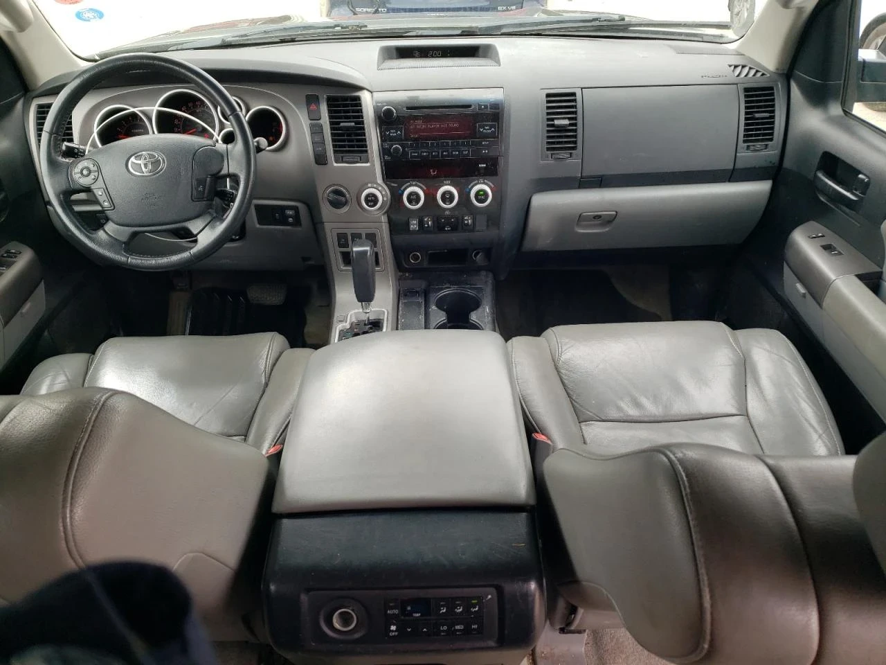 Toyota Sequoia  - изображение 7