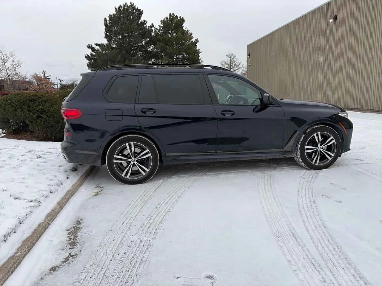 BMW X7 * xDrive40i * ЛАЗЕР * ДИСТРОНИК * 360 * ОБДУХВАНЕ, снимка 3 - Автомобили и джипове - 53953289