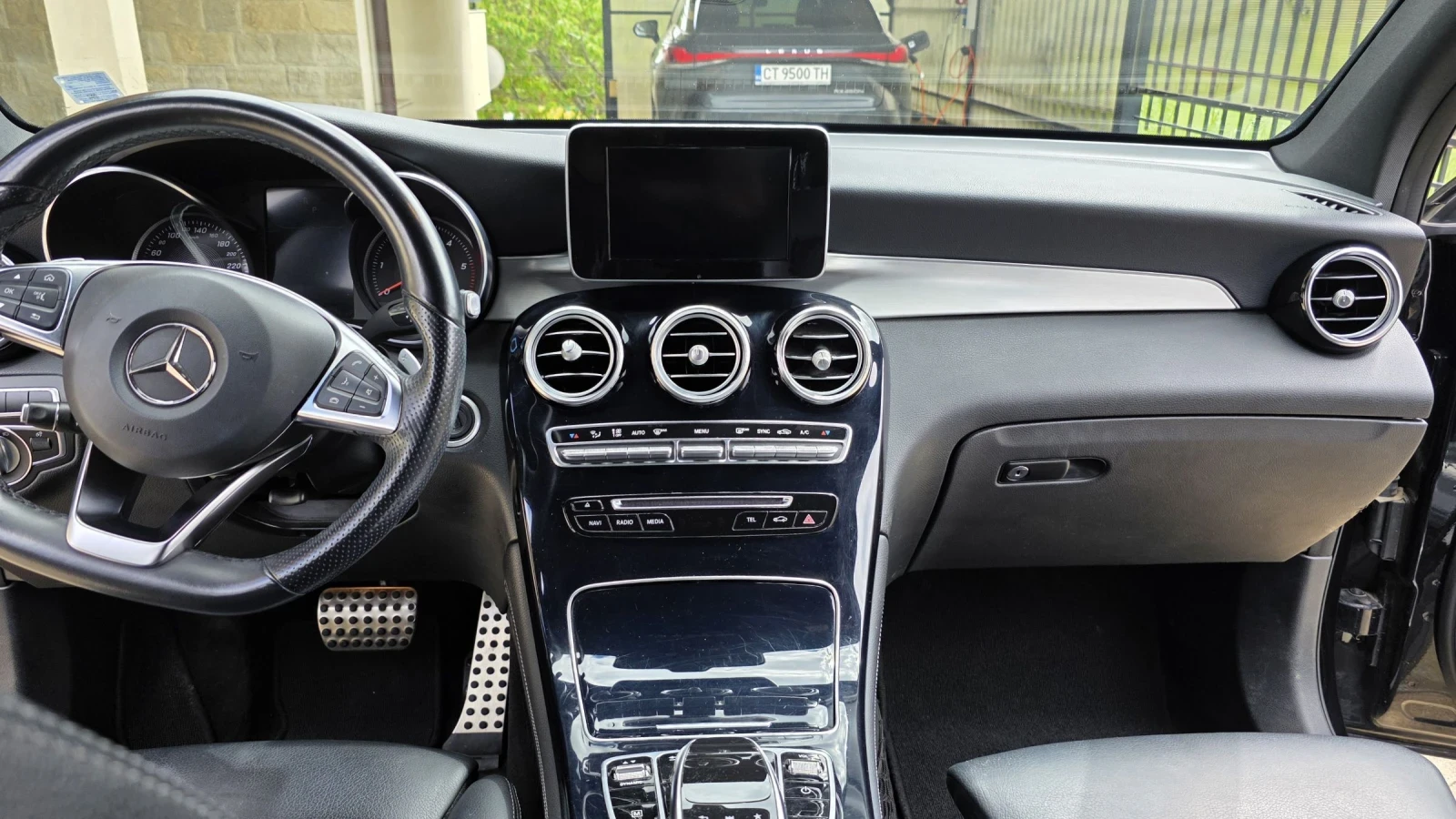 Mercedes-Benz GLC 250 4MATIC AMG Line, Night Package, Head-Up, Burmester, снимка 14 - Автомобили и джипове - 54180474
