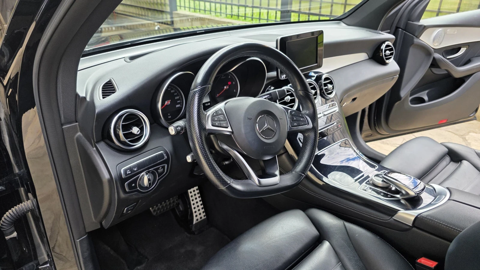 Mercedes-Benz GLC 250 4MATIC AMG Line, Night Package, Head-Up, Burmester, снимка 12 - Автомобили и джипове - 54180474