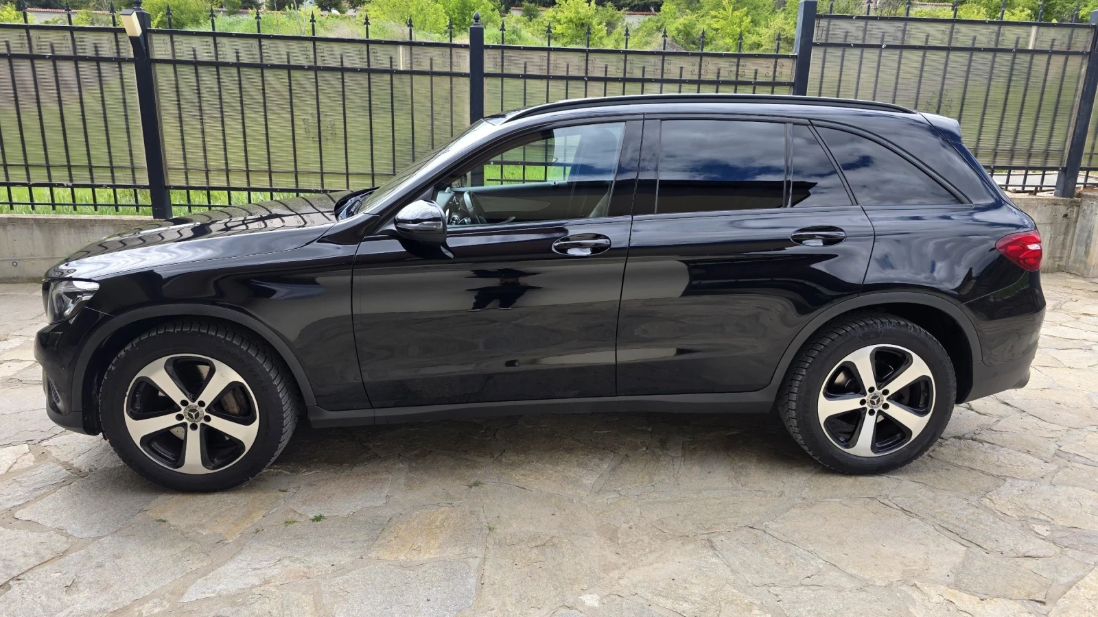Mercedes-Benz GLC 250 4MATIC AMG Line, Night Package, Head-Up, Burmester, снимка 5 - Автомобили и джипове - 54180474