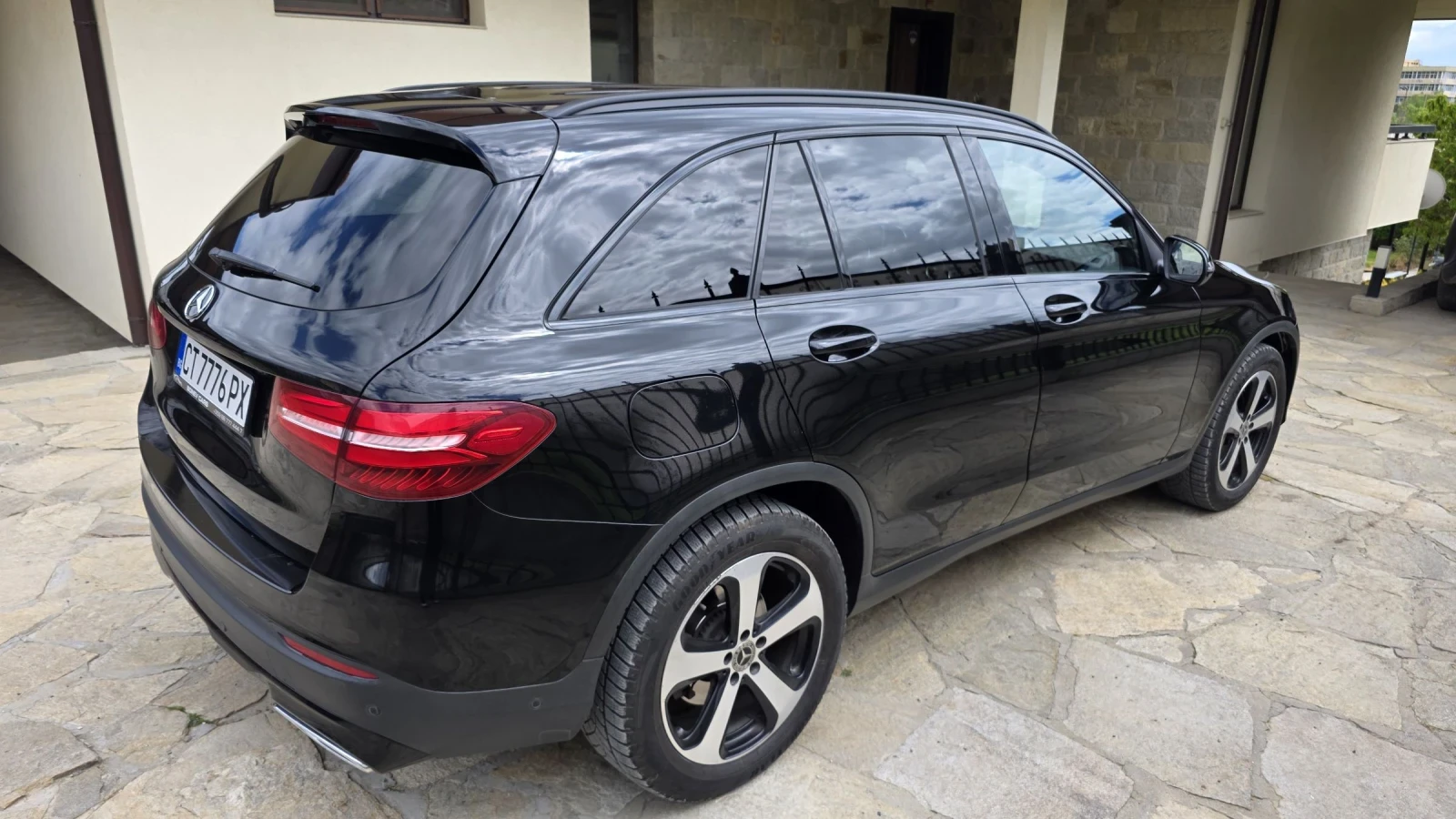 Mercedes-Benz GLC 250 4MATIC AMG Line, Night Package, Head-Up, Burmester, снимка 8 - Автомобили и джипове - 54180474