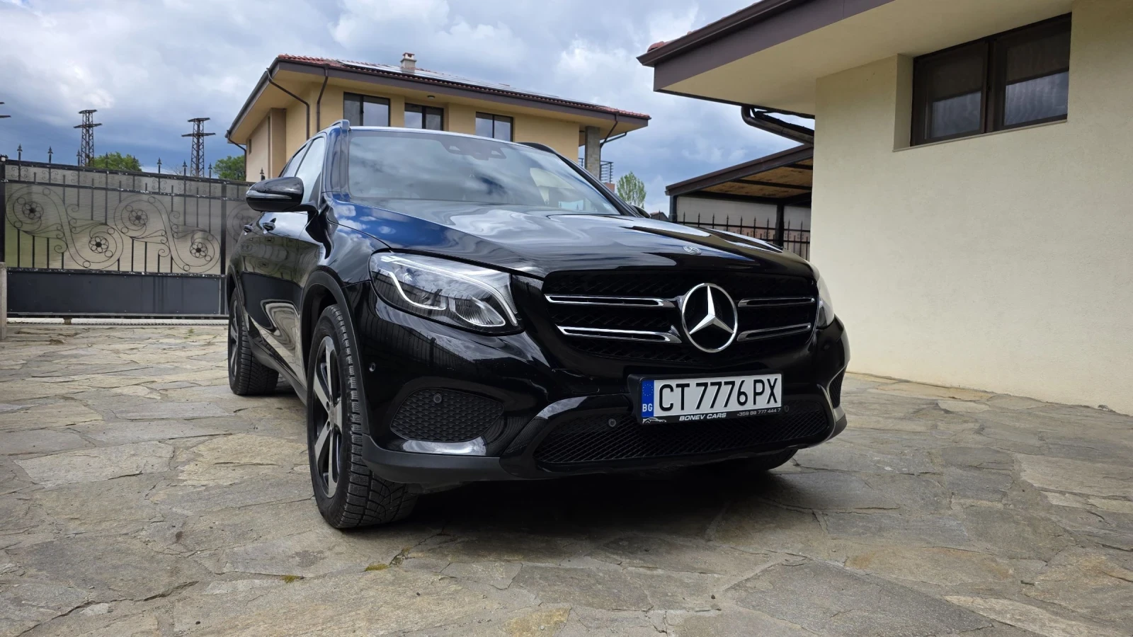 Mercedes-Benz GLC 250 4MATIC AMG Line, Night Package, Head-Up, Burmester, снимка 3 - Автомобили и джипове - 54180474