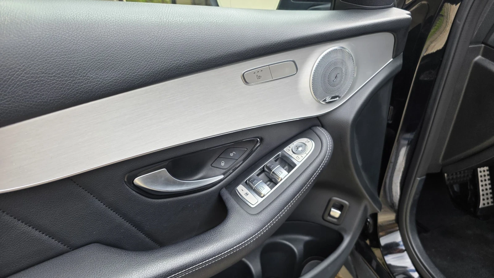 Mercedes-Benz GLC 250 4MATIC AMG Line, Night Package, Head-Up, Burmester, снимка 13 - Автомобили и джипове - 54180474