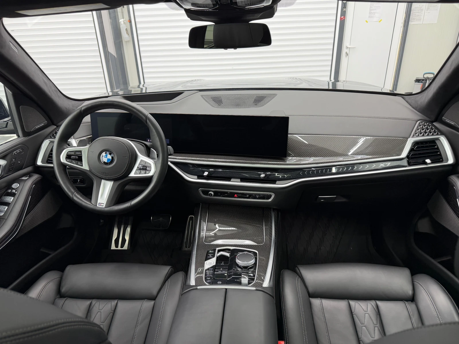 BMW X7 40i xDrive M-pack, снимка 11 - Автомобили и джипове - 54301135