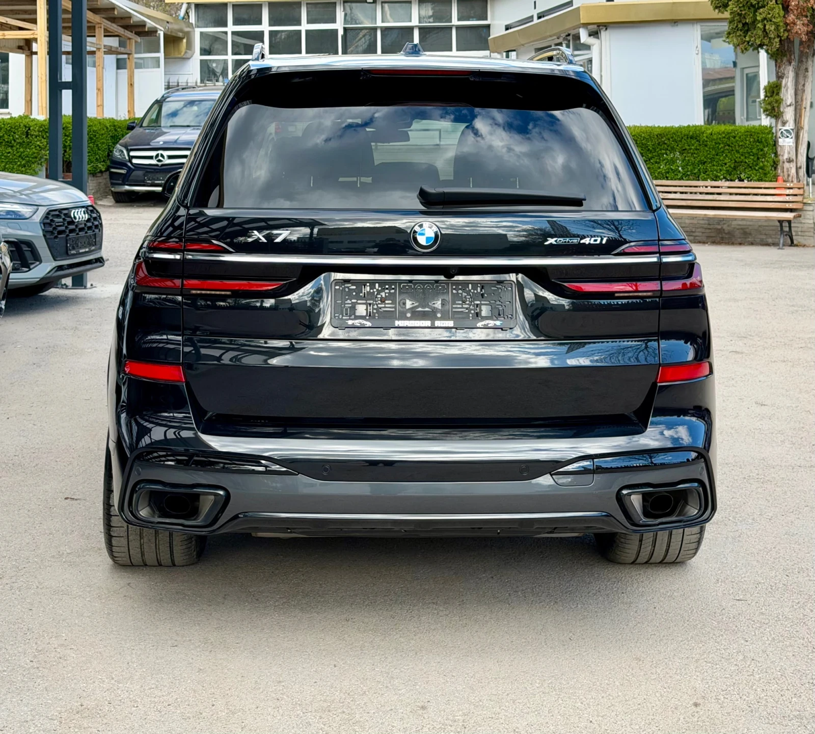 BMW X7 40i xDrive M-pack, снимка 6 - Автомобили и джипове - 54301135