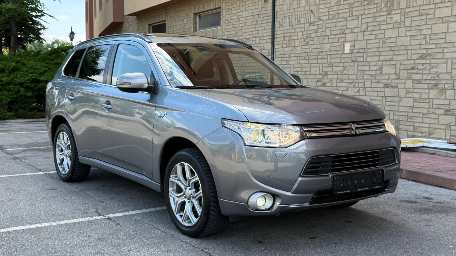 Mitsubishi Outlander 2.0PlyginHybrid* PHEV* 4x4* КАМЕРА* ПОДГРЕВ* АВТОП