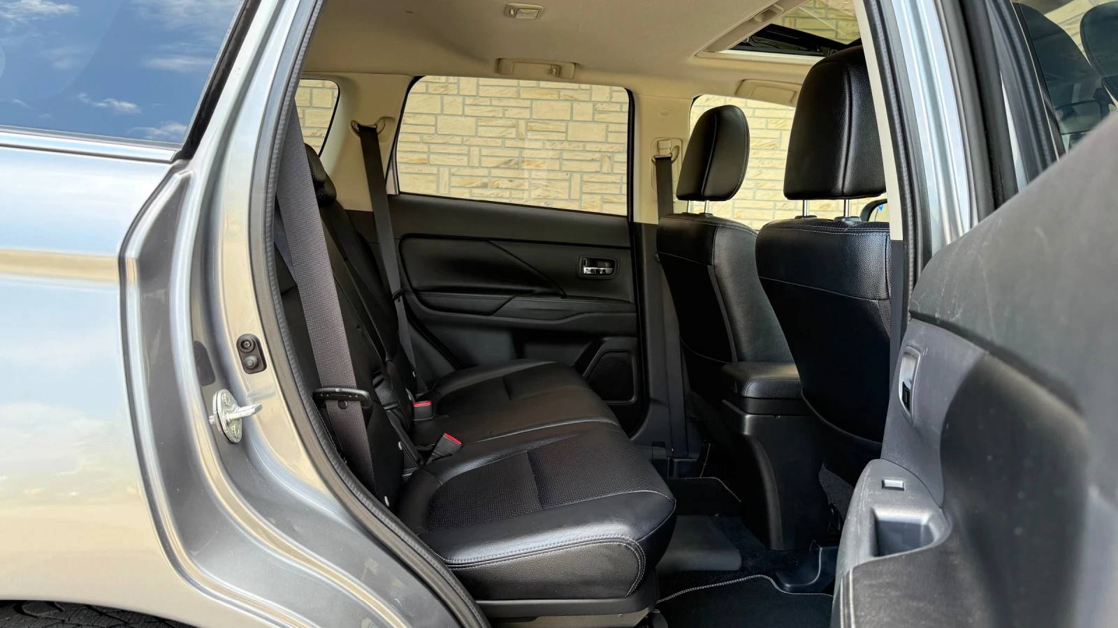 Mitsubishi Outlander 2.0PlyginHybrid* PHEV* 4x4* КАМЕРА* ПОДГРЕВ* АВТОП, снимка 11 - Автомобили и джипове - 54760198