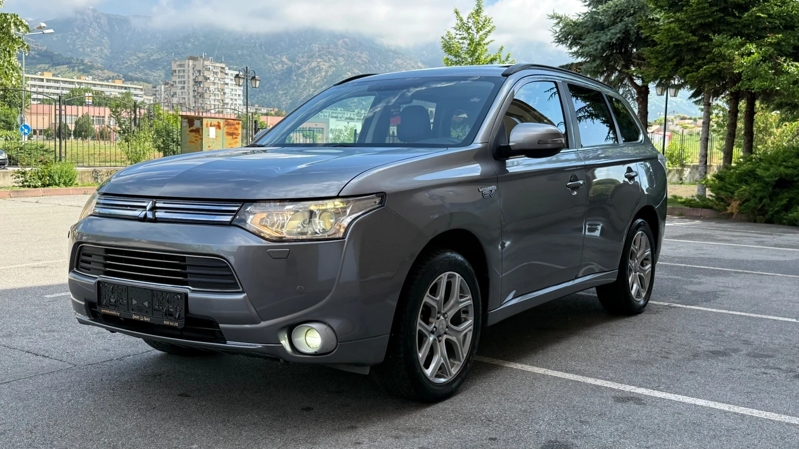 Mitsubishi Outlander 2.0PlyginHybrid* PHEV* 4x4* КАМЕРА* ПОДГРЕВ* АВТОП, снимка 5 - Автомобили и джипове - 54760198