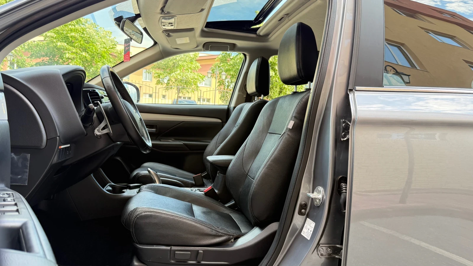 Mitsubishi Outlander 2.0PlyginHybrid* PHEV* 4x4* КАМЕРА* ПОДГРЕВ* АВТОП, снимка 7 - Автомобили и джипове - 54760198