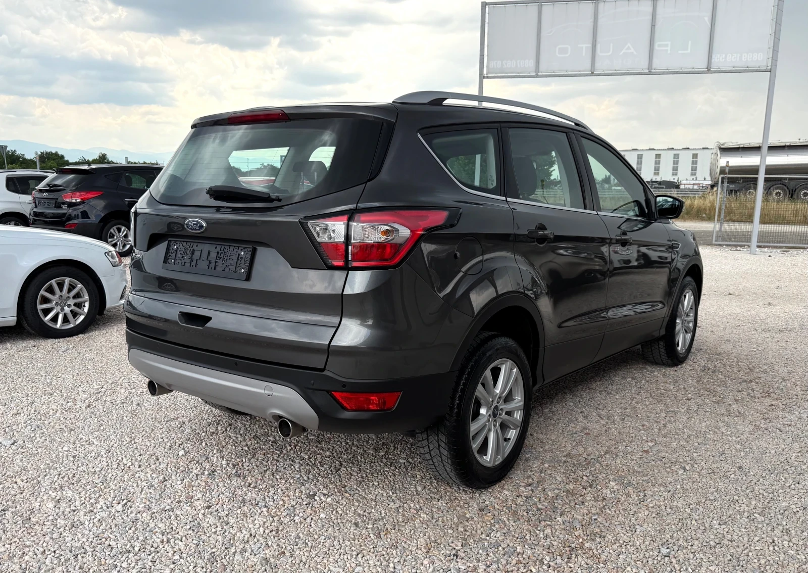 Ford Kuga 1.5 tdci* 120k.c* Business* Start/Stop* EURO6B, снимка 3 - Автомобили и джипове - 55064160