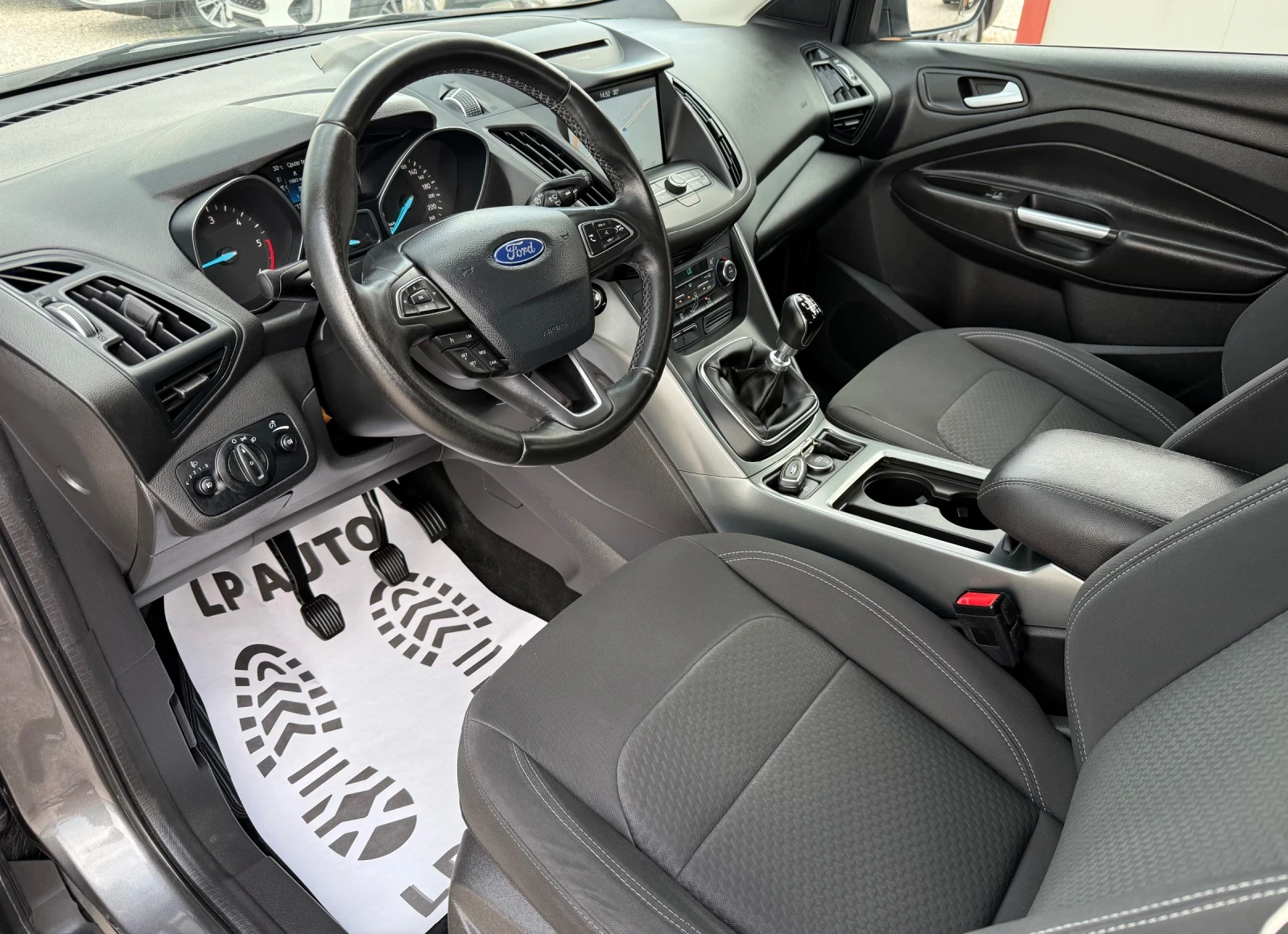 Ford Kuga 1.5 tdci* 120k.c* Business* Start/Stop* EURO6B, снимка 7 - Автомобили и джипове - 55064160