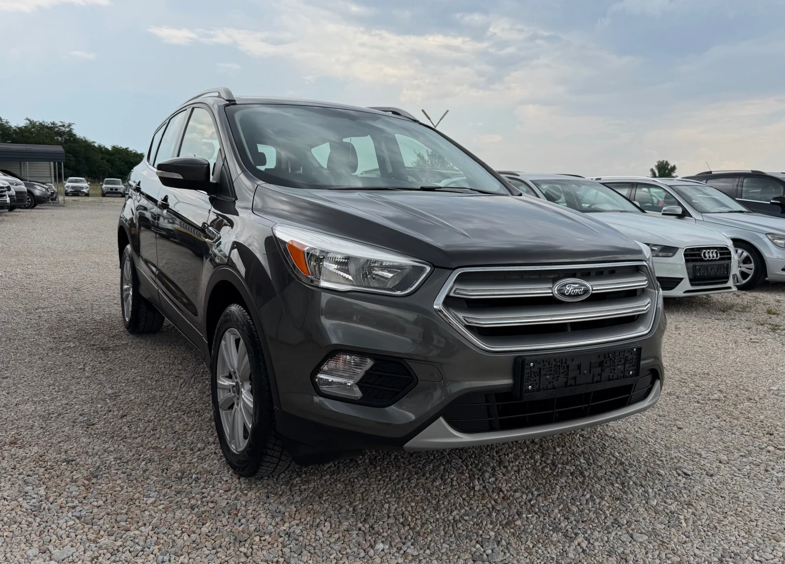 Ford Kuga 1.5 tdci* 120k.c* Business* Start/Stop* EURO6B, снимка 2 - Автомобили и джипове - 55064160