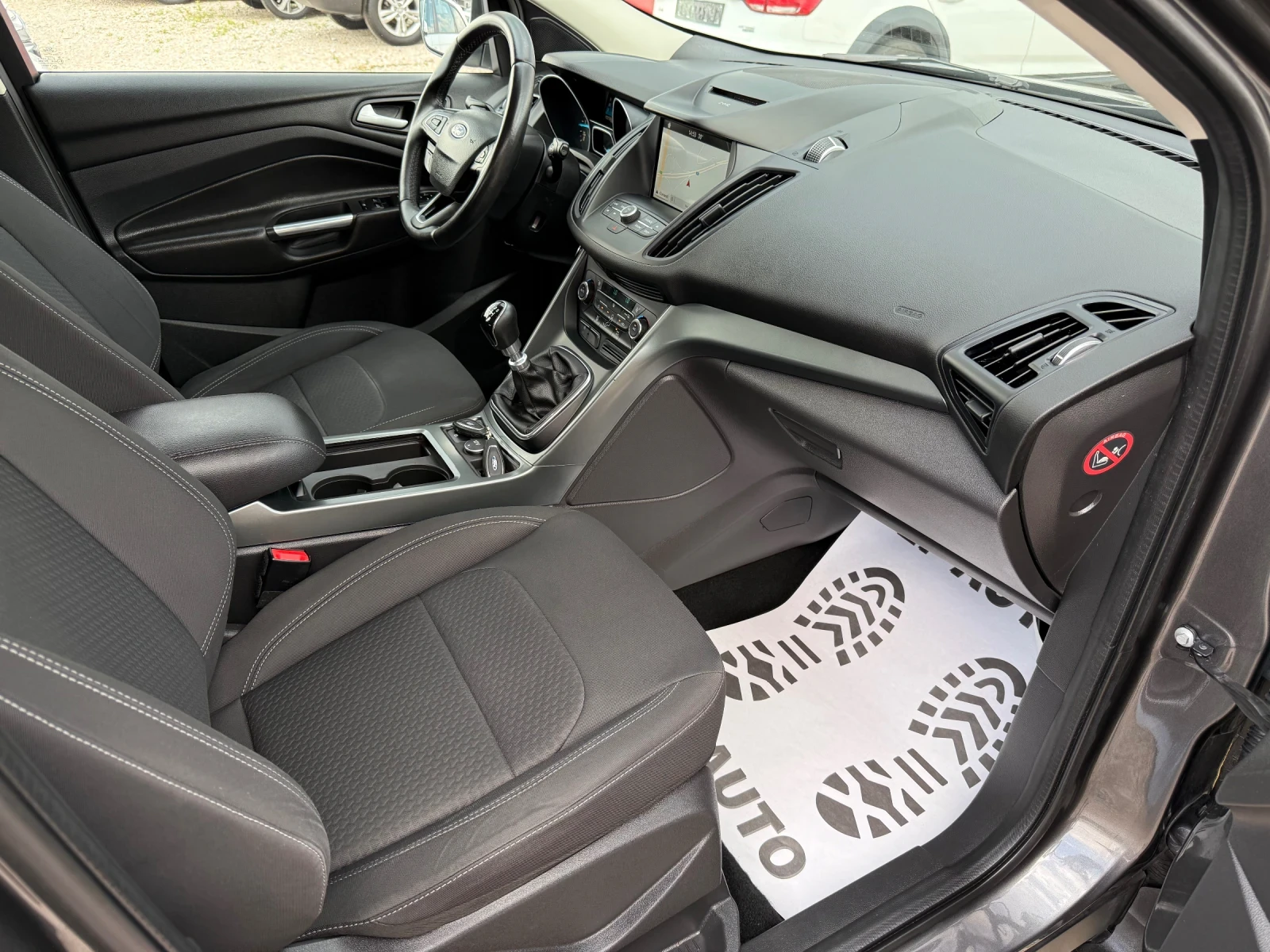 Ford Kuga 1.5 tdci* 120k.c* Business* Start/Stop* EURO6B, снимка 9 - Автомобили и джипове - 55064160