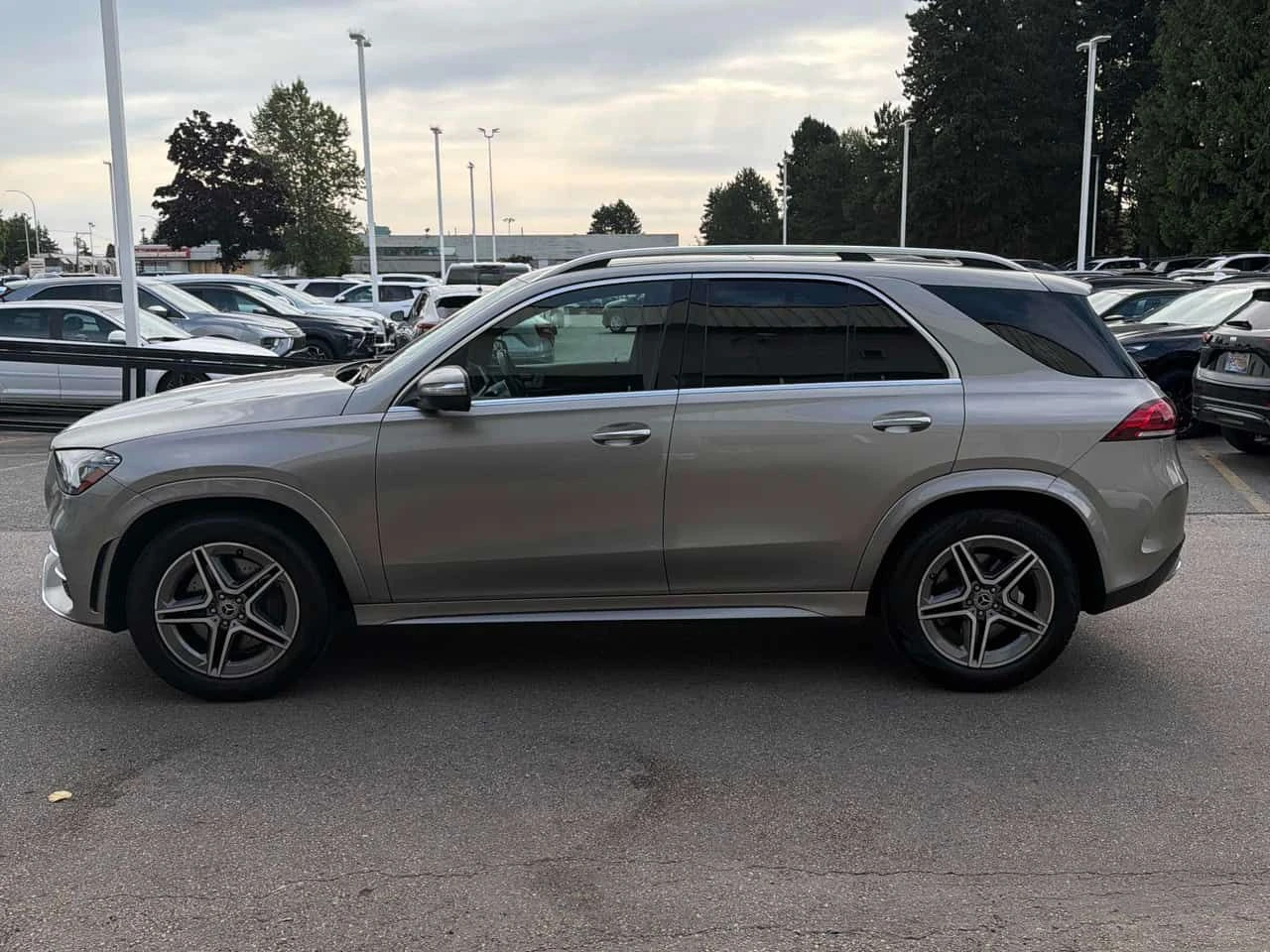 Mercedes-Benz GLE 350 /DISTRONIC/360/BURMESTER/CARFAX/АВТОКРЕДИТ, снимка 2 - Автомобили и джипове - 55612679
