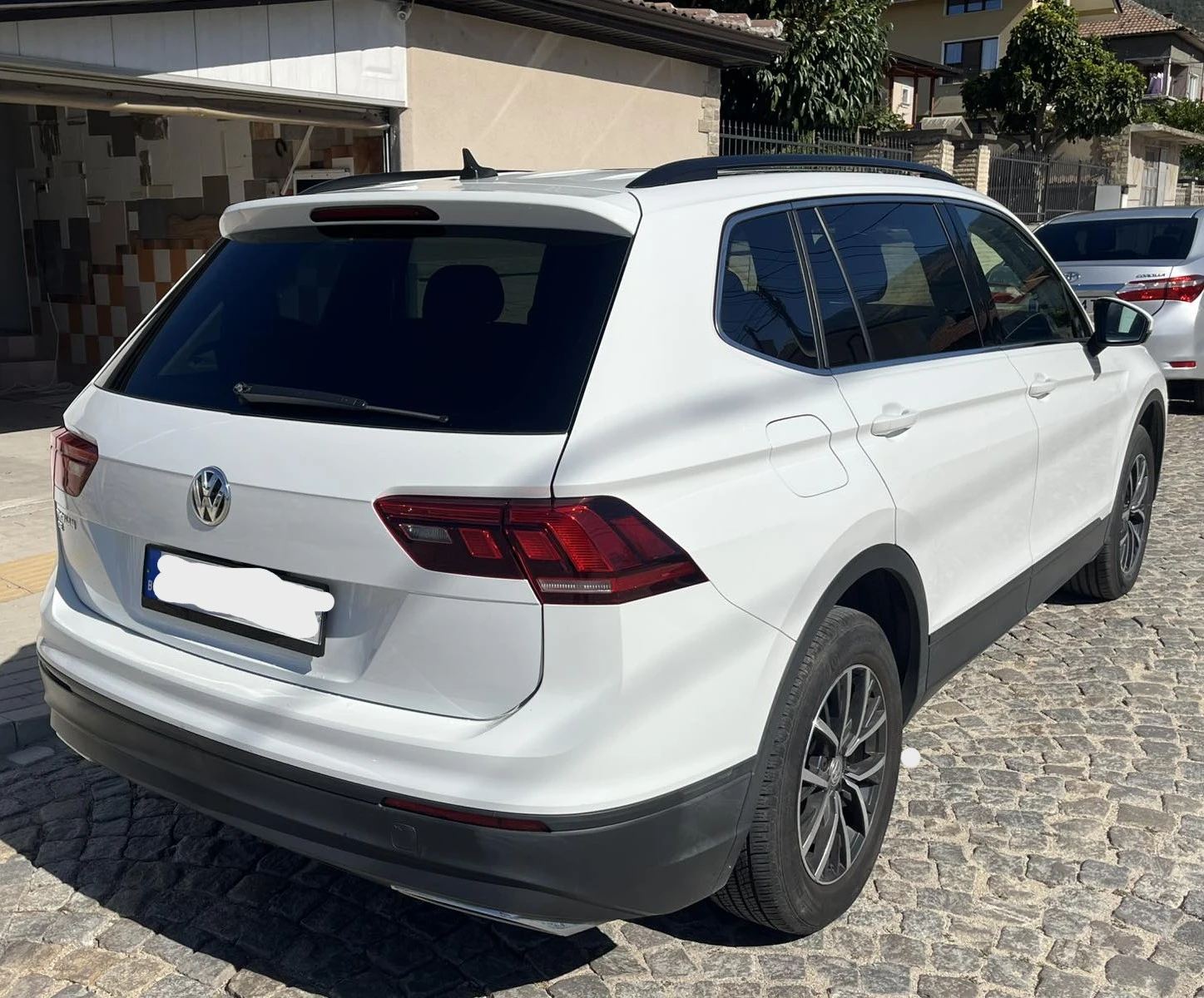 VW Tiguan, снимка 8 - Автомобили и джипове - 55986850
