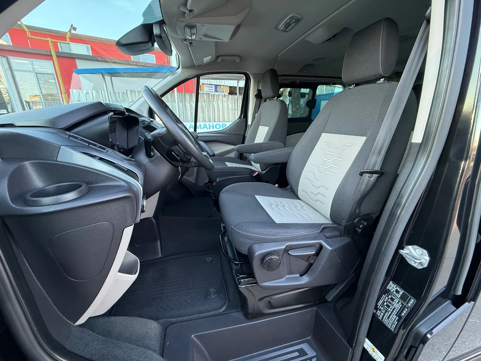 Ford Transit Custom  TOURNEO L2  2.2 TDCI 8 МЕСТА - изображение 9