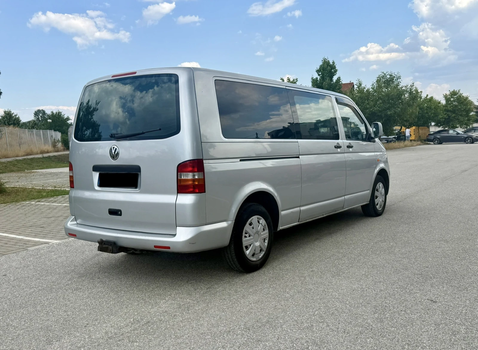 VW T5 Обслужен* КЛИМАТИК* ЛИЗИНГ/БАРТЕР, снимка 3 - Бусове и автобуси - 55073139