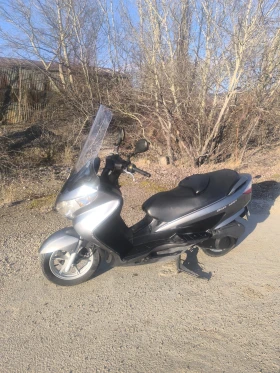 Suzuki Burgman 200 4тактов, снимка 3