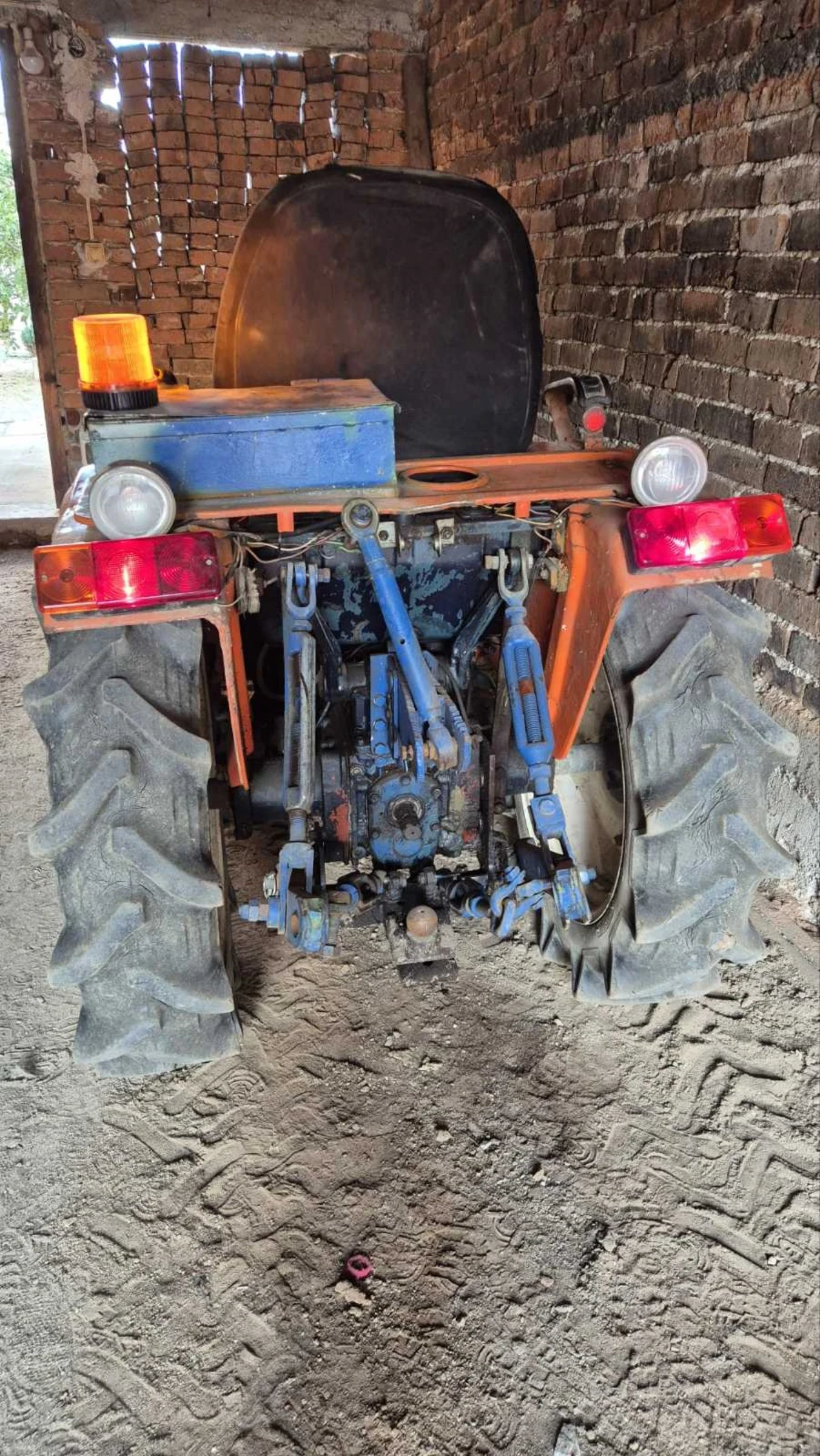 Трактор Kubota B1600 - изображение 2