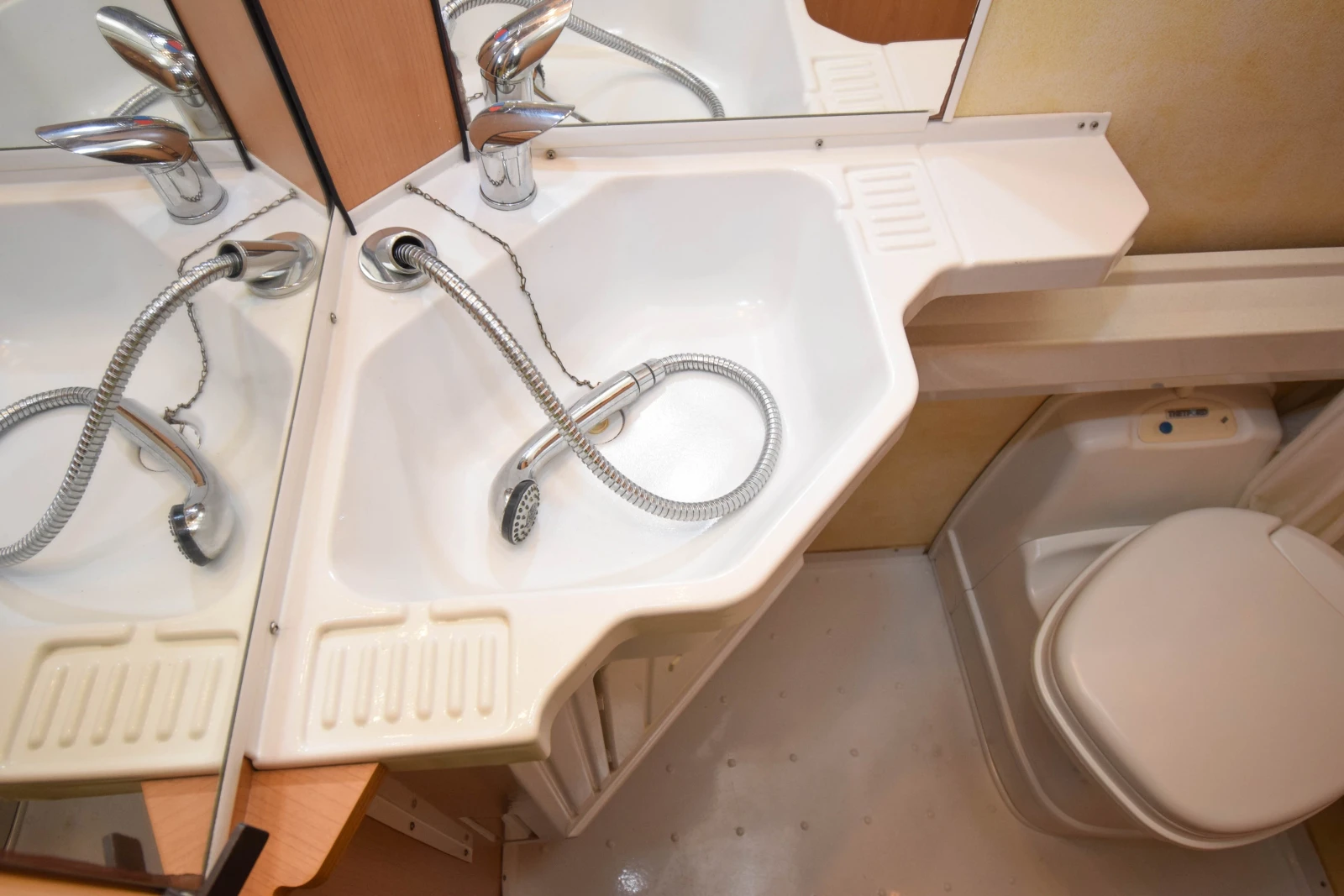 �������� Kabe Smaragd 520 XL | Mobile.bg � ����������� 16