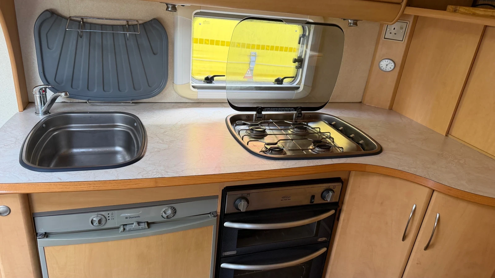 Каравана Bailey Senator Oklahoma, снимка 10 - Каравани и кемпери - 54086214