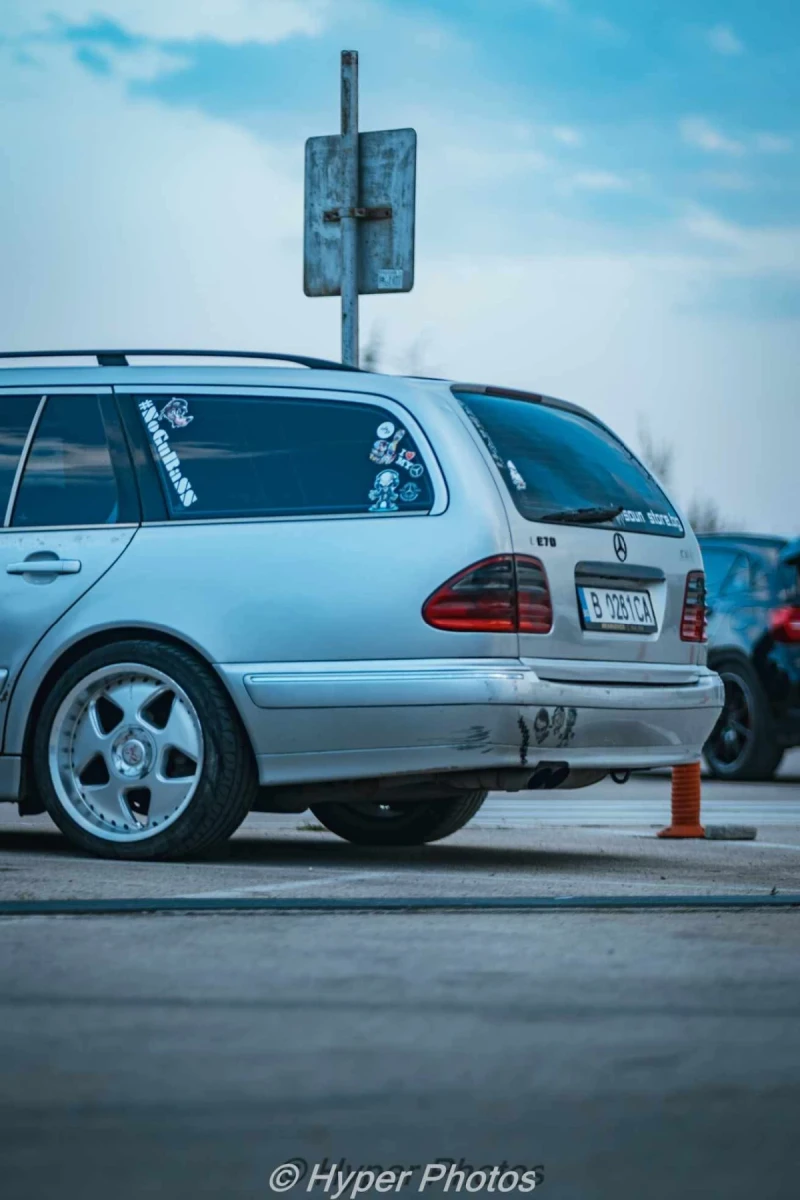 Mercedes-Benz E 270 2.7 CDI , снимка 2 - Автомобили и джипове - 52103454