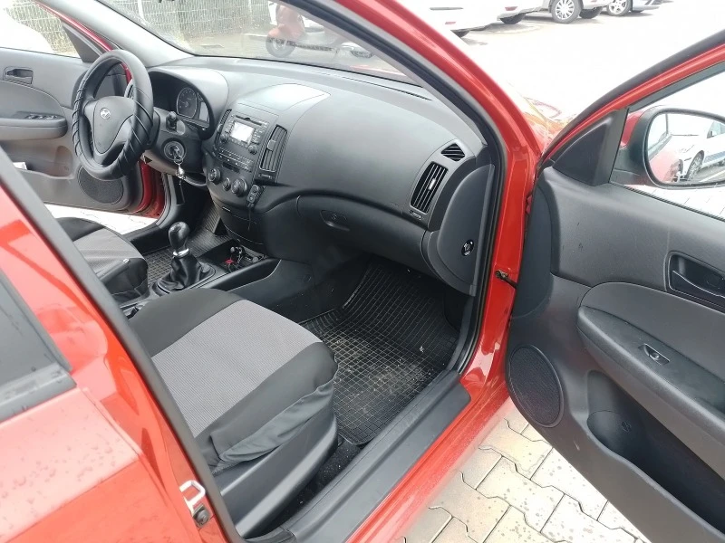 Hyundai I30 1.4, снимка 15 - Автомобили и джипове - 47137247