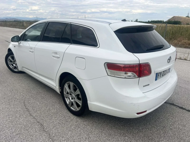 Toyota Avensis 2.2d, снимка 6 - Автомобили и джипове - 46877175