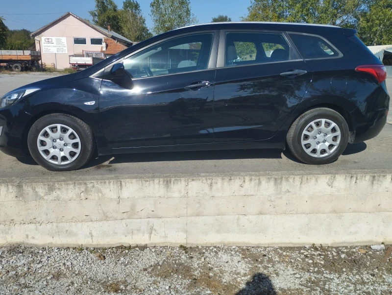 Hyundai I30 1.4 CRDI 90ks 6 sk, снимка 4 - Автомобили и джипове - 47782472