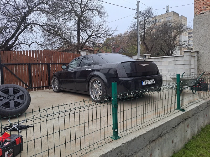 Chrysler 300c, снимка 1 - Автомобили и джипове - 47990713