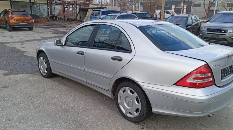 Mercedes-Benz C 180 Kompressor, снимка 4 - Автомобили и джипове - 48097938