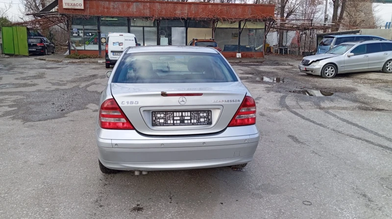 Mercedes-Benz C 180 Kompressor, снимка 5 - Автомобили и джипове - 48097938