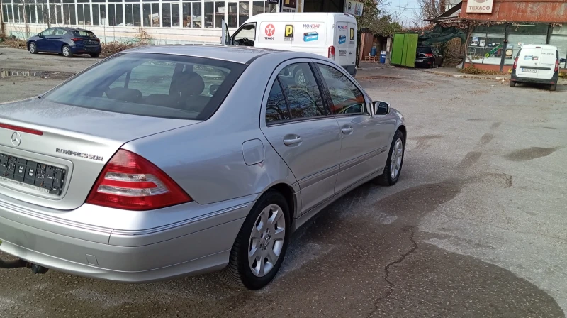 Mercedes-Benz C 200 Kompressor, снимка 6 - Автомобили и джипове - 48097938