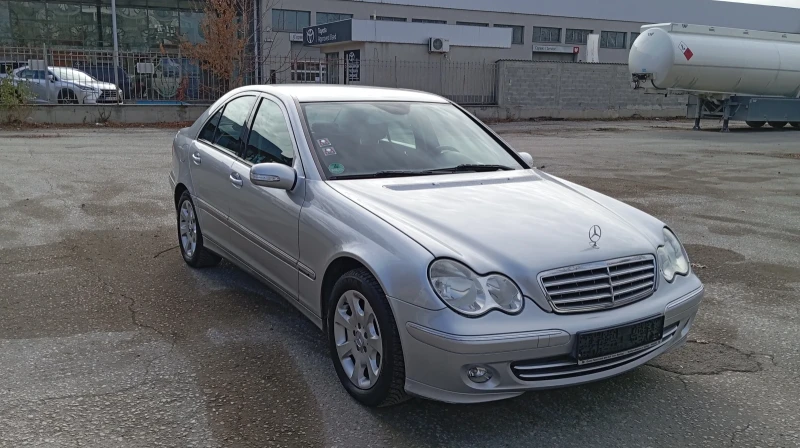 Mercedes-Benz C 200 Kompressor, снимка 2 - Автомобили и джипове - 48097938