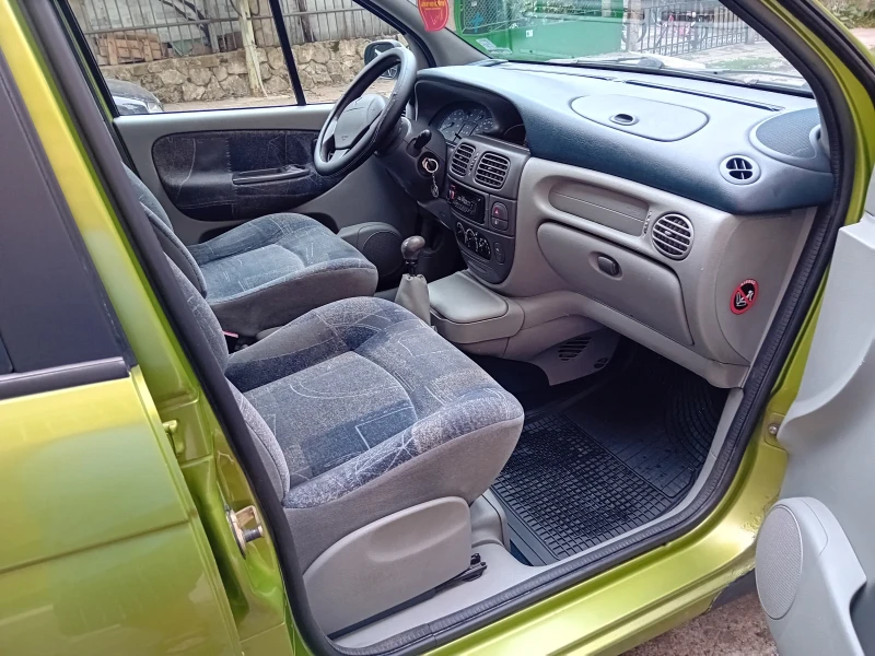 Renault Scenic 1.9DTi, снимка 6 - Автомобили и джипове - 48489574