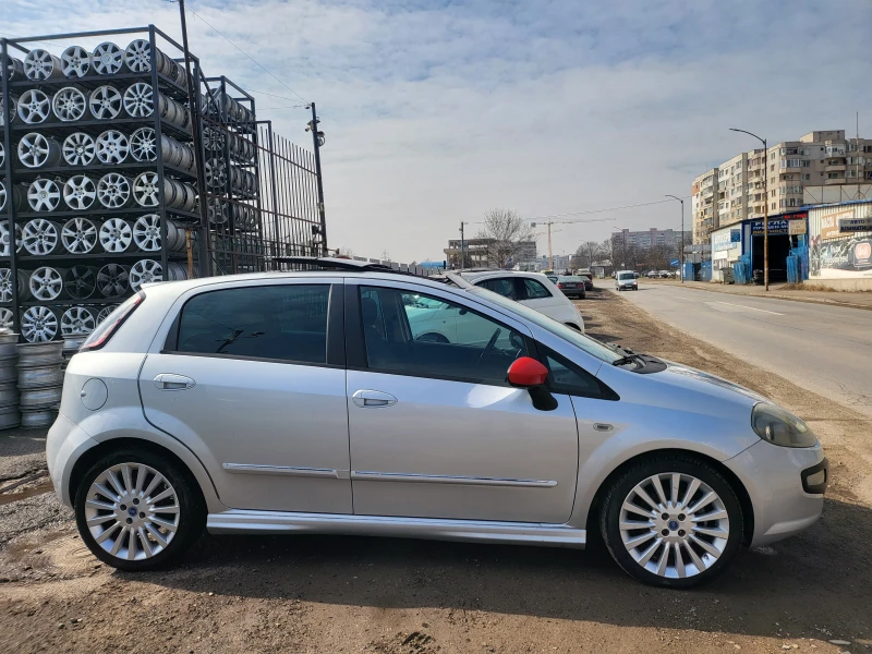 Fiat Punto 1.3Mjet Автомат, снимка 6 - Автомобили и джипове - 51508460