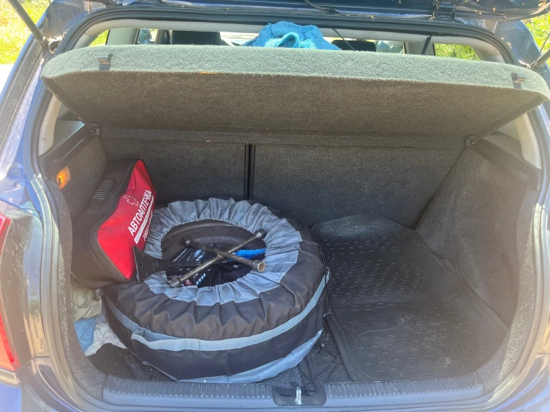 Toyota Corolla 1.6 бензин/газ, снимка 11 - Автомобили и джипове - 50534748