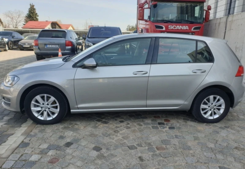 VW Golf 1.6 TDI, снимка 3 - Автомобили и джипове - 52749074