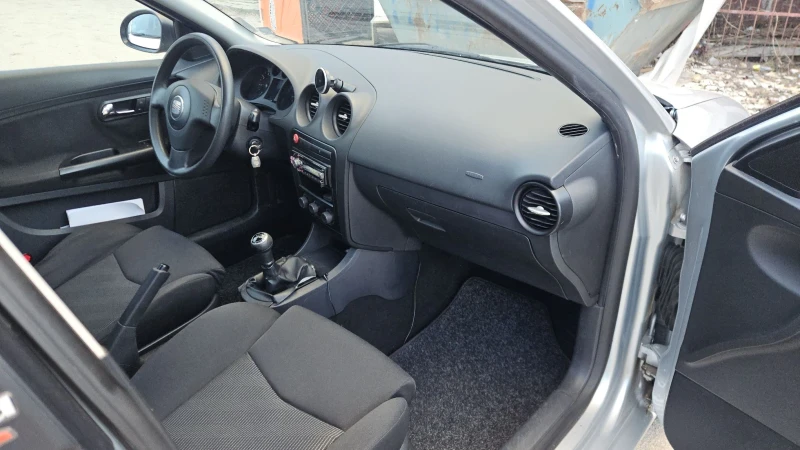Seat Ibiza Чети описанието , снимка 8 - Автомобили и джипове - 52956653