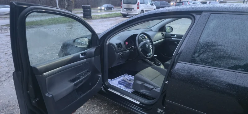 VW Golf 1.9 TDI, снимка 6 - Автомобили и джипове - 53292243