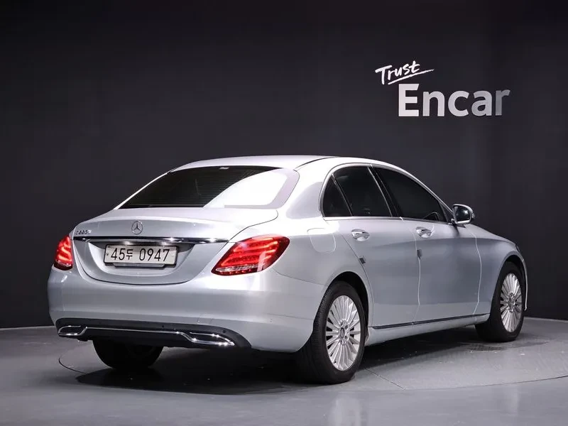 Mercedes-Benz C 220 4MATIC, снимка 2 - Автомобили и джипове - 54282251