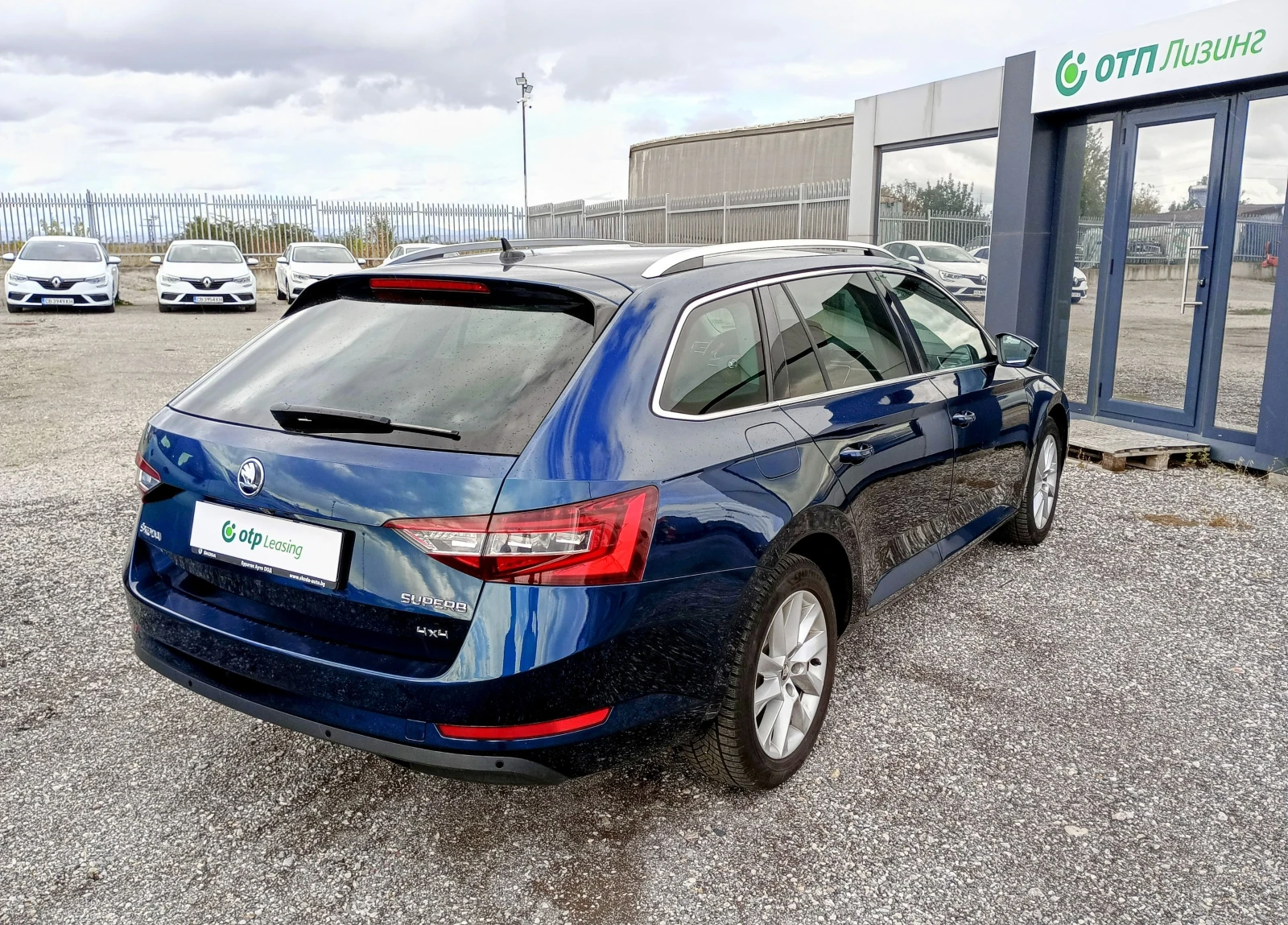 Skoda Superb 2.0 TDI DSG 4X4 - изображение 4