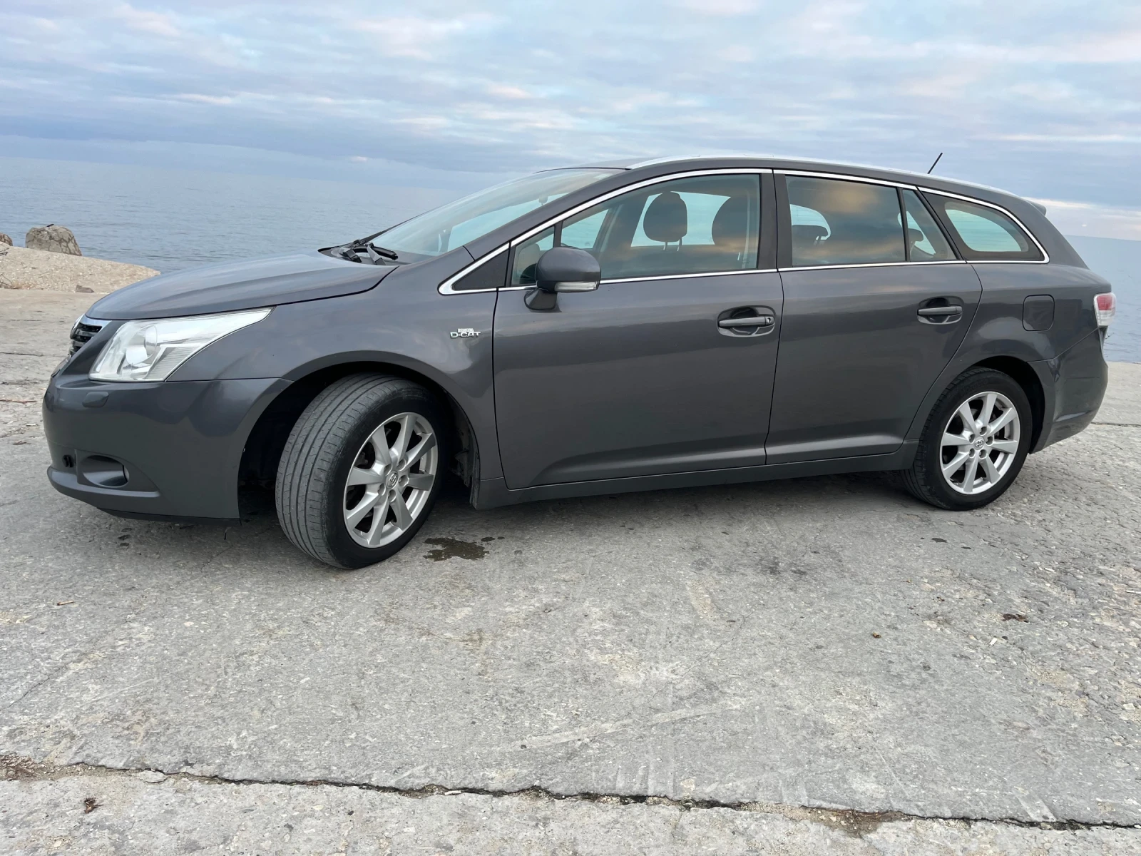 Toyota Avensis Avtomat 2.2 150 k.s. - изображение 2