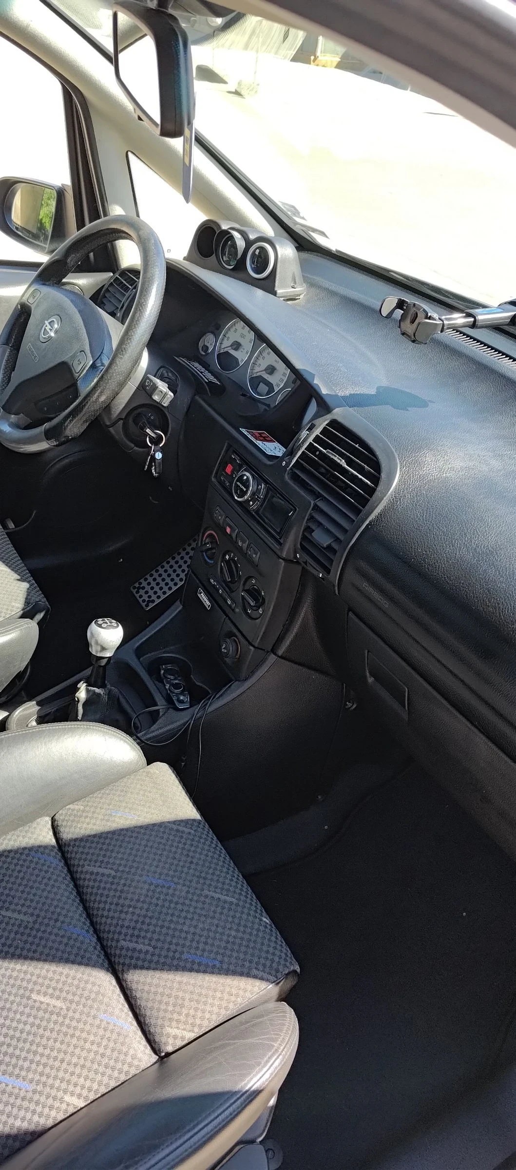 Opel Zafira OPC Z20LET  - изображение 10