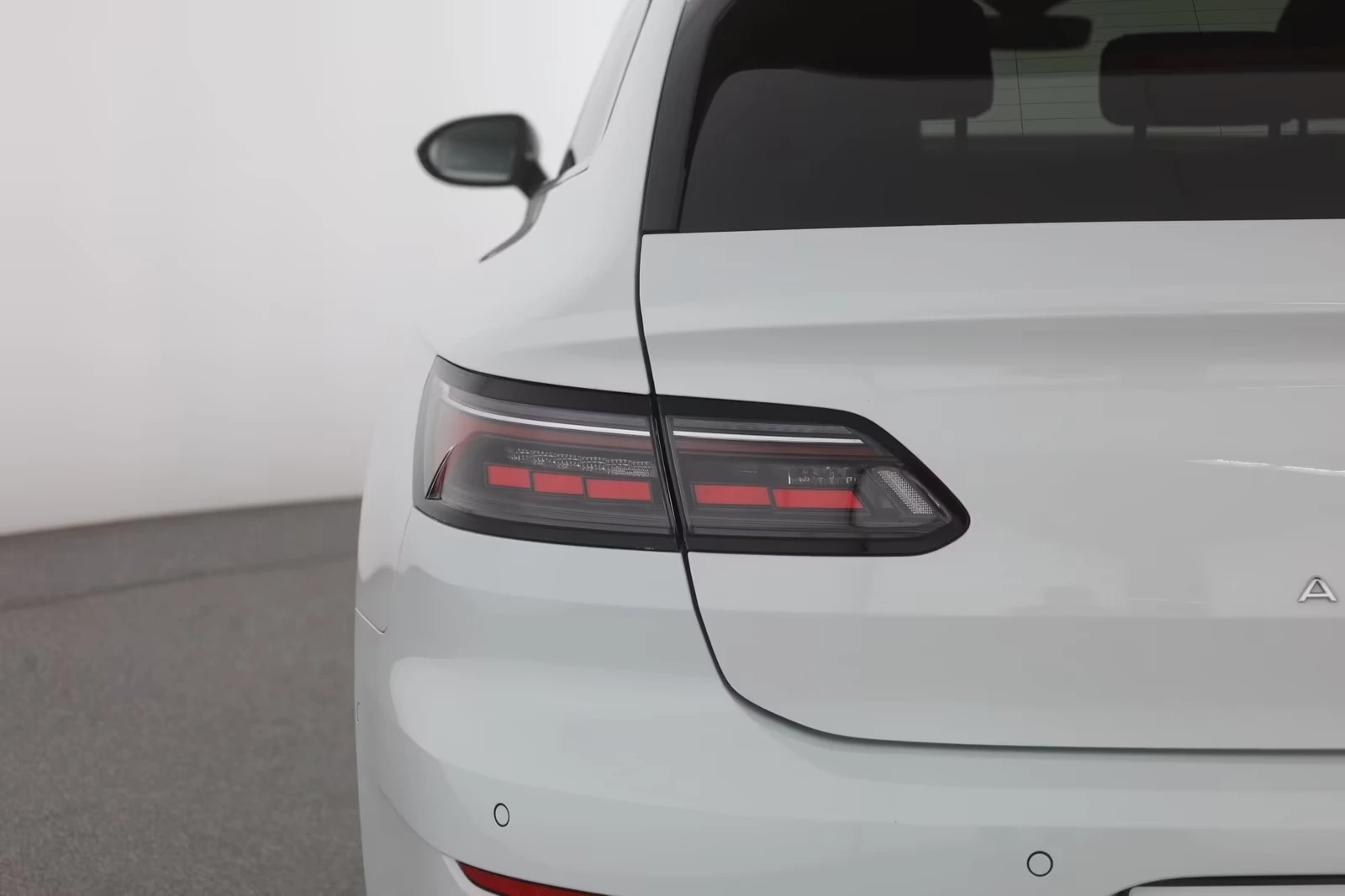 VW Arteon SHOOTING BRAKE R-LINE-нов внсос-регистрирана - изображение 4