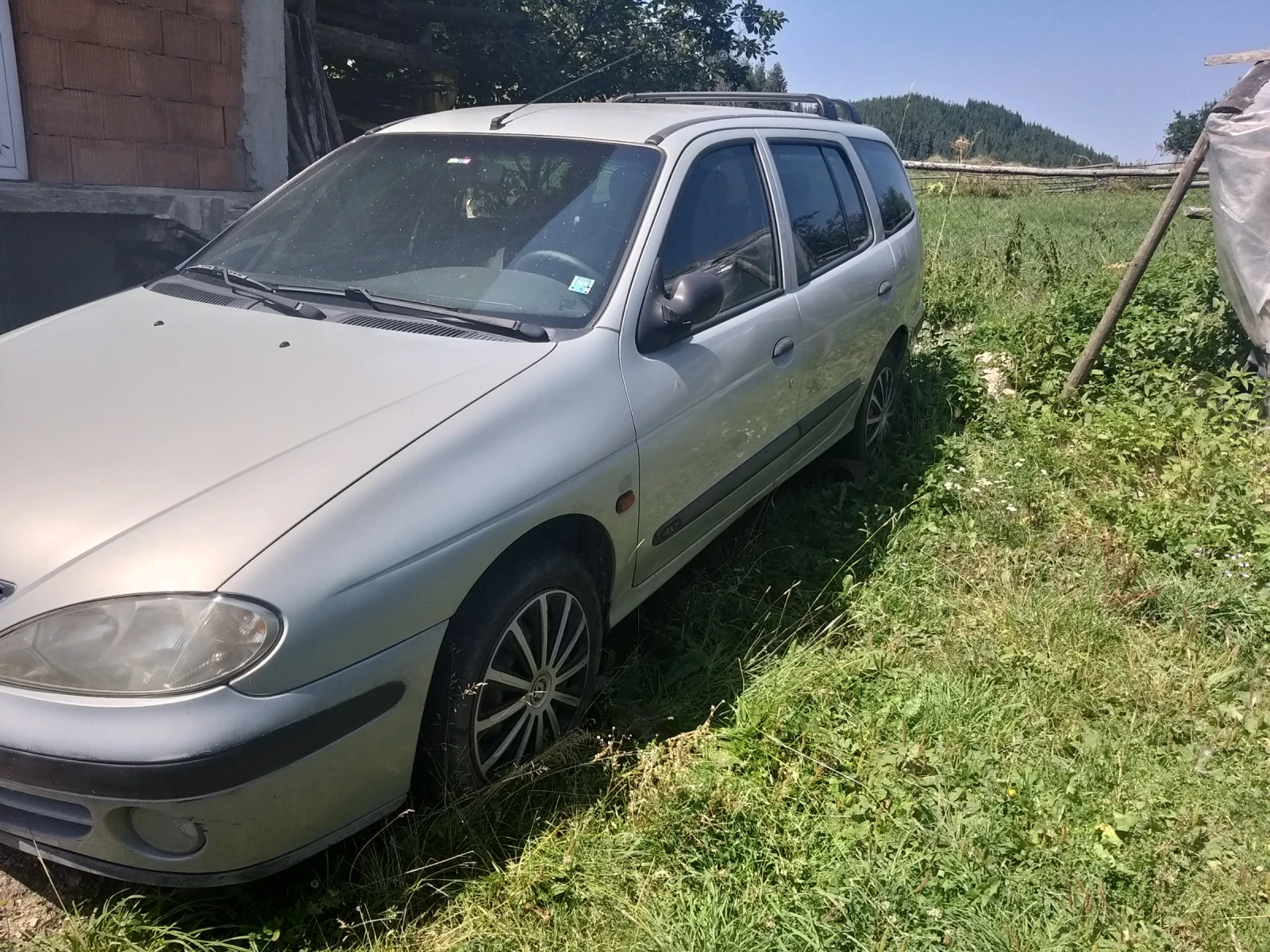 Renault Megane Колата не пали!Има доста нови части по нея Цяла800 - изображение 3