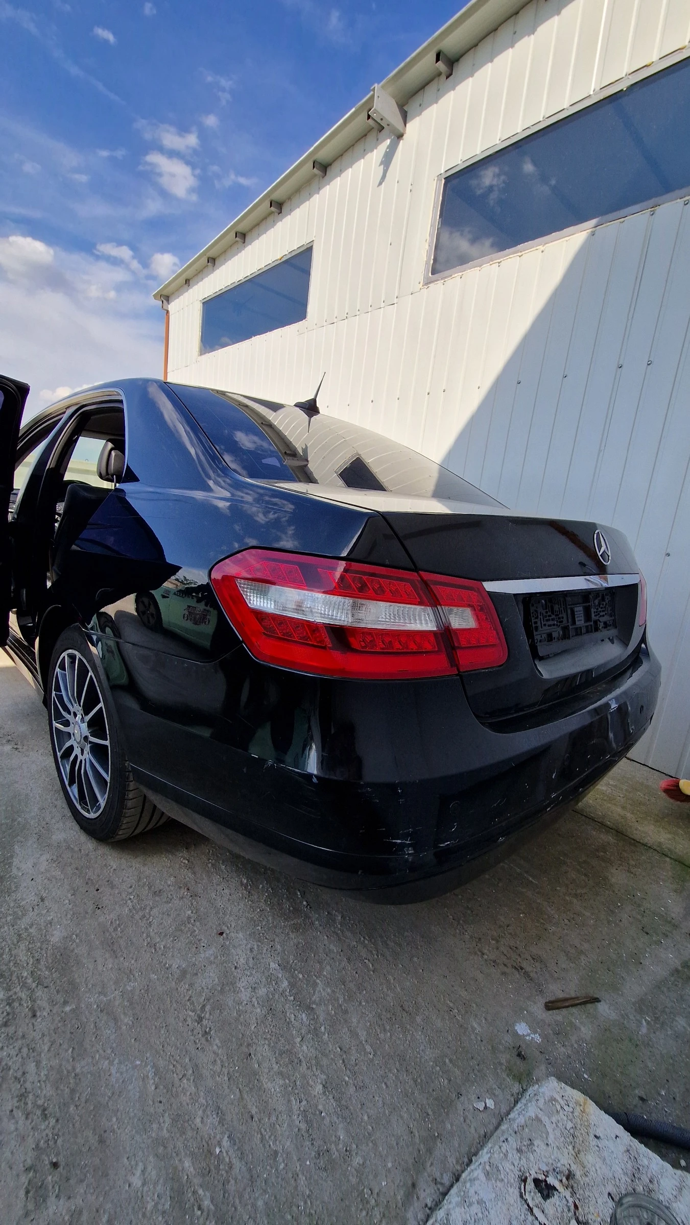 Mercedes-Benz E 200  - изображение 5